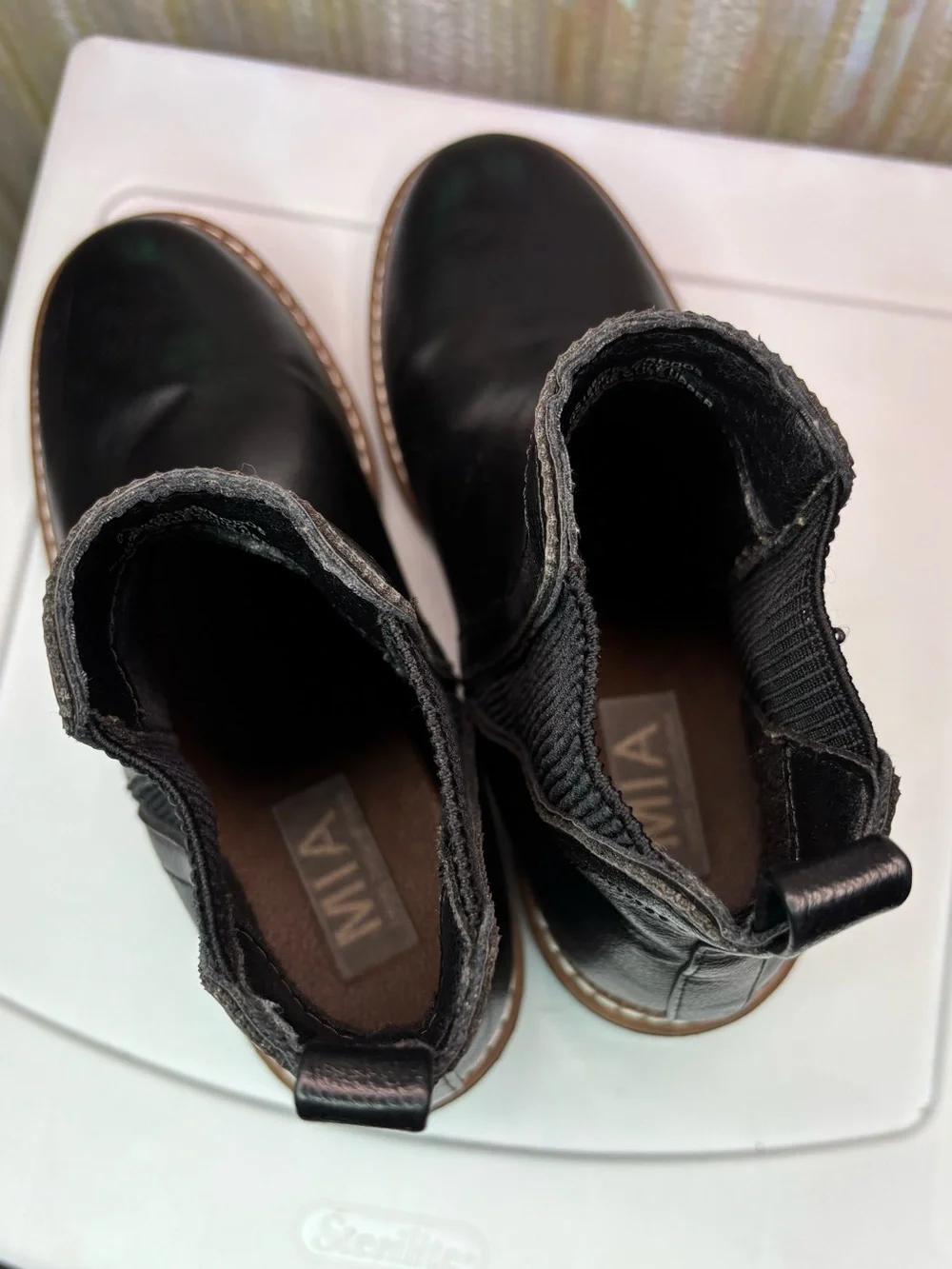 Buckle MIA Black Rodos Ankle Pull On Boot with Brown Welt Sz 6 Worn Once